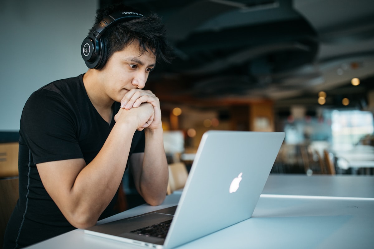 Doğru üniversite ve programı seçmek, yatay geçişin en kritik adımıdır.